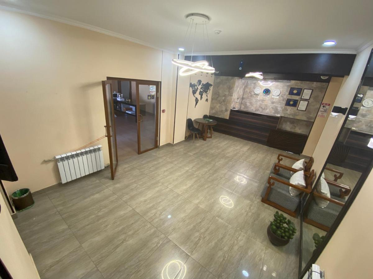 Hotel Azimut Balykčy Esterno foto
