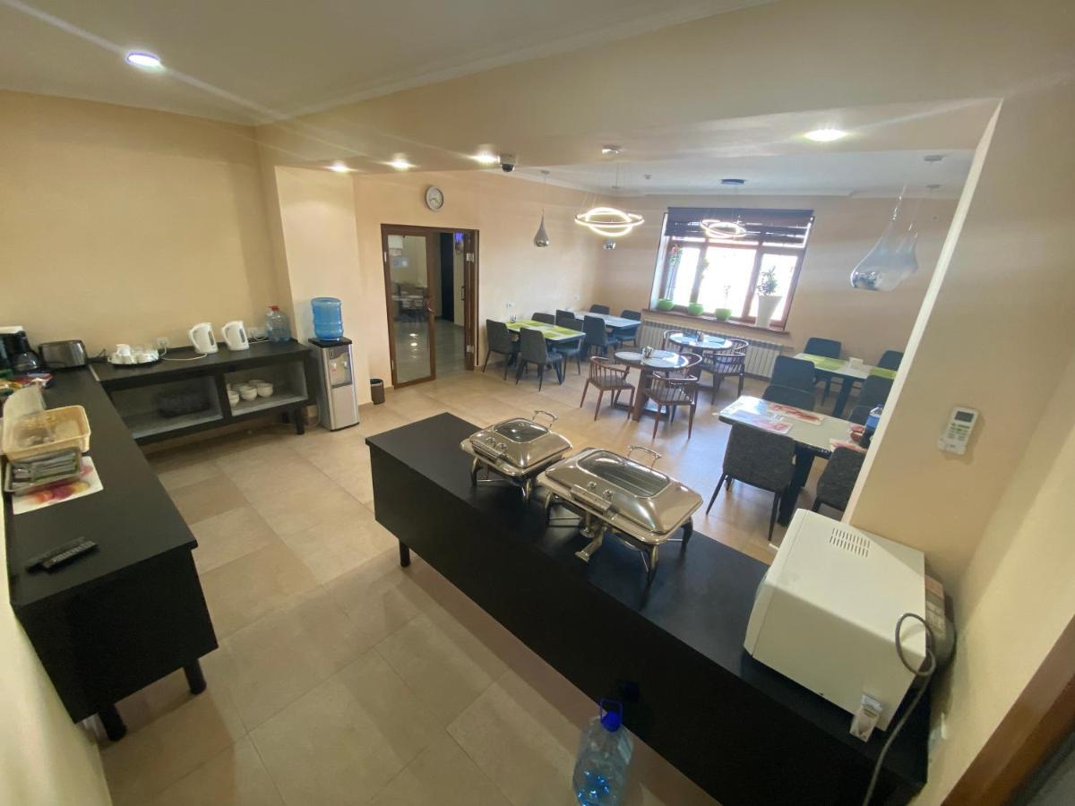 Hotel Azimut Balykčy Esterno foto
